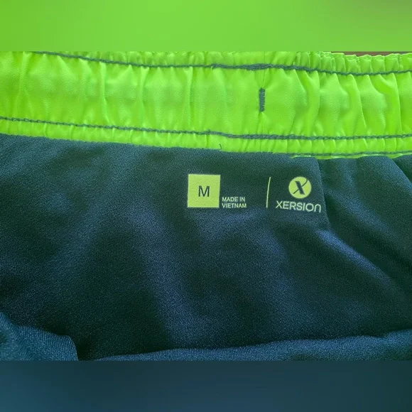 Womens Xersion shorts, size medium - Picture 3 of 6